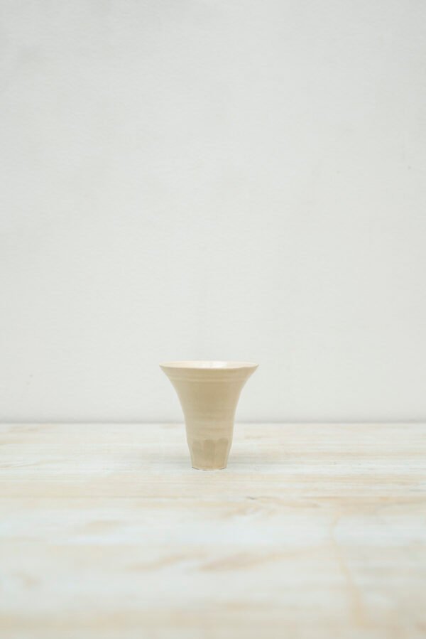 Tasse Calla, grès blanc