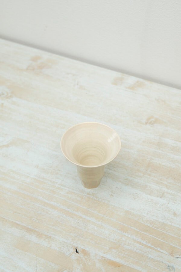 Tasse Calla, grès blanc