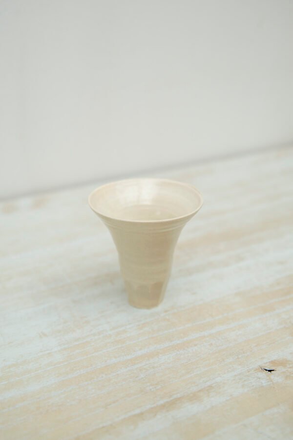 Tasse Calla, grès blanc