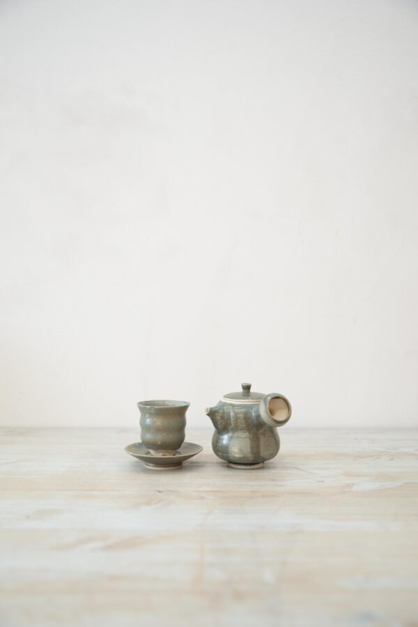 Petite Tasse Verte avec Soucoupe