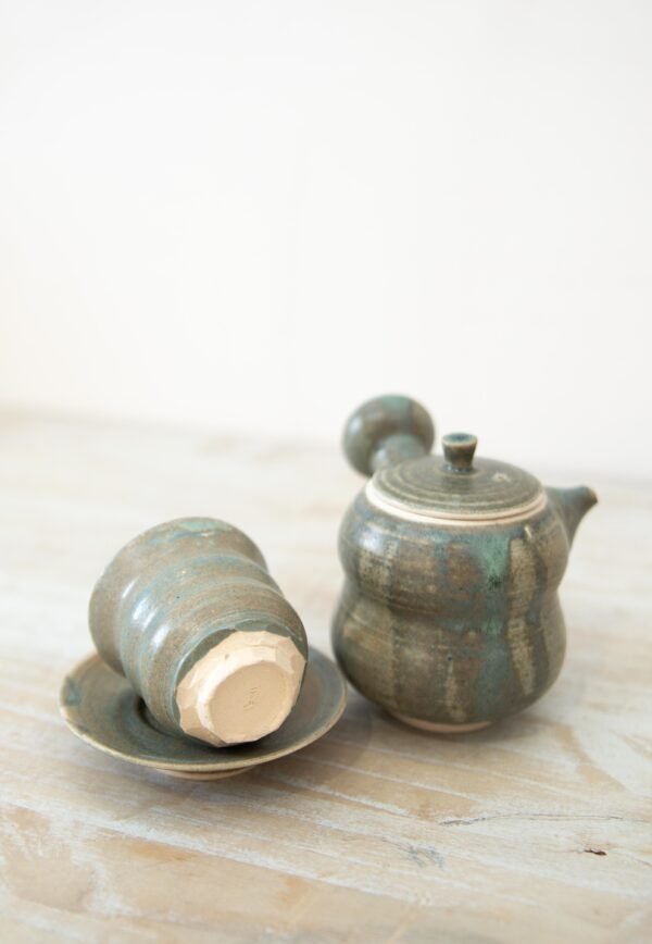 Petite Tasse Verte avec Soucoupe